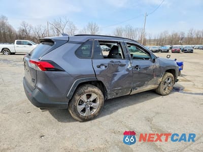 Trzecie zdjęcie samochodu z tyłu: 2024 TOYOTA RAV4 XLE VIN:2T3P1RFV6RC413084 - miniatura