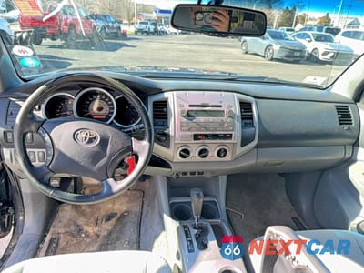 Zdjęcie 9 z 10 samochodu: 2010 TOYOTA TACOMA V6 VIN:3TMLU4ENXAM056068 - miniatura