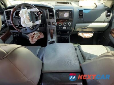 Zdjęcie 8 z 13 samochodu: 2014 TOYOTA SEQUOIA PLATINUM VIN:5TDDW5G16ES105755 - miniatura