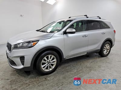 2019 KIA SORENTO LX 5XYPGDA30KG592345 - główne zdjęcie licytacji z USA - miniatura
