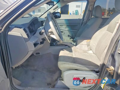 Zdjęcie 7 z 13 samochodu: 2007 JEEP GRAND CHEROKEE LAREDO VIN:1J8GR48K17C638311 - miniatura