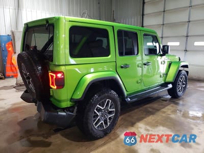 Trzecie zdjęcie samochodu z tyłu: 2026 JEEP WRANGLER SAHARA VIN:1C4PJXEG0TW220444 - miniatura