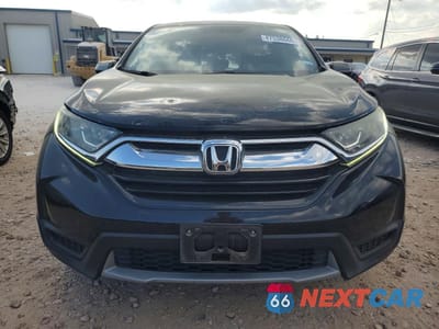 Piąte zdjęcie samochodu w środku: 2018 HONDA CR-V LX VIN:2HKRW5H33JH403881 - miniatura