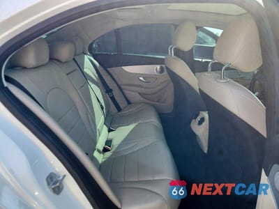Zdjęcie 10 z 11 samochodu: 2016 MERCEDES-BENZ C 300 VIN:55SWF4JB7GU103118 - miniatura