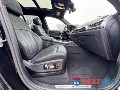 Piąte zdjęcie samochodu w środku: 2019 BMW X5 XDRIVE50I VIN:5UXJU2C59KLN67304 - miniatura
