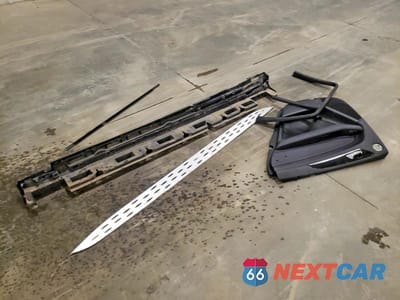 Zdjęcie 13 z 13 samochodu: 2018 MERCEDES-BENZ GLS 450 4MATIC VIN:4JGDF6EE2JB156274 - miniatura