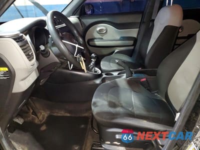 Zdjęcie 7 z 12 samochodu: 2015 KIA SOUL BASE VIN:KNDJN2A2XF7155558 - miniatura