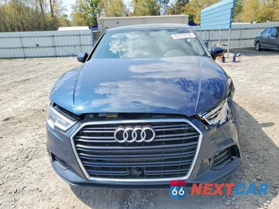 Piąte zdjęcie samochodu w środku: 2018 AUDI A3 PREMIUM VIN:WAUAUGFF8J1004691 - miniatura
