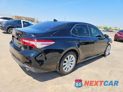 Trzecie zdjęcie samochodu z tyłu: 2019 TOYOTA CAMRY LE VIN:4T1B11HK8KU831710 - miniatura