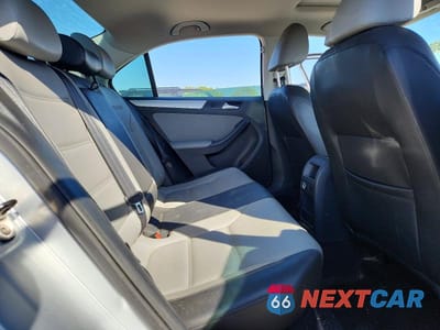 Zdjęcie 10 z 11 samochodu: 2014 VOLKSWAGEN JETTA HYBRID VIN:3VW637AJ6EM266853 - miniatura