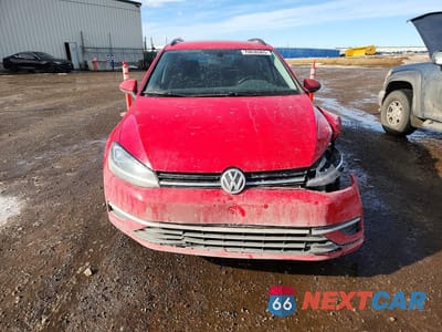 Piąte zdjęcie samochodu w środku: 2019 VOLKSWAGEN GOLF SPORTWAGEN S VIN:3VW117AU1KM507448 - miniatura