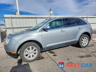 2007 LINCOLN TOWNHOUSE MKX 2LMDU88C27BJ24945 - główne zdjęcie licytacji z USA - miniatura