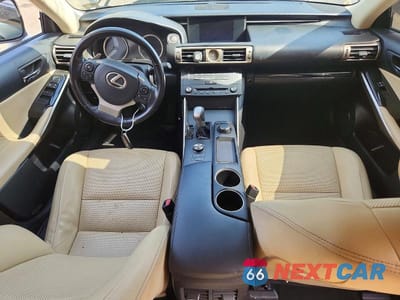 Zdjęcie 8 z 12 samochodu: 2016 LEXUS IS VIN:JTHBA1D25G5030100 - miniatura