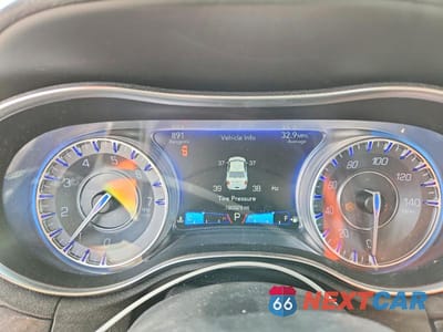 Zdjęcie 9 z 12 samochodu: 2016 CHRYSLER 300C VIN:2C3CCAKG9GH106428 - miniatura