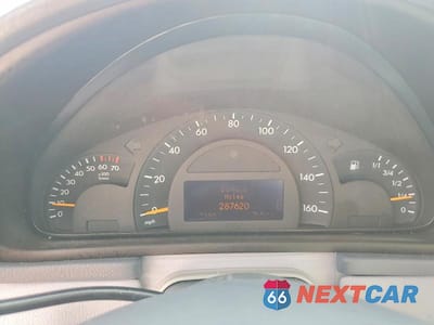 Zdjęcie 9 z 12 samochodu: 2004 MERCEDES-BENZ C 320 4MATIC VIN:WDBRF84J64F457033 - miniatura