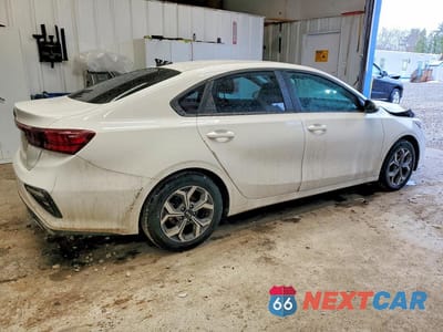 Trzecie zdjęcie samochodu z tyłu: 2020 KIA FORTE VIN:3KPF24AD7LE259626 - miniatura
