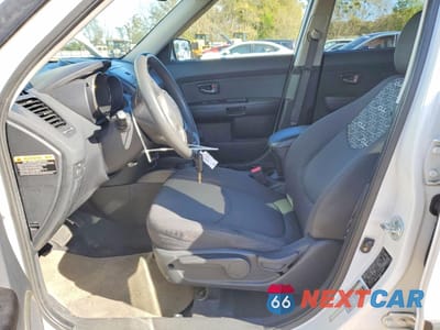 Zdjęcie 7 z 12 samochodu: 2011 KIA SOUL + VIN:KNDJT2A2XB7718706 - miniatura