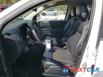 Zdjęcie 7 z 13 samochodu: 2014 JEEP COMPASS SPORT VIN:1C4NJCBA5ED850703 - miniatura