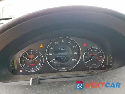 Zdjęcie 9 z 12 samochodu: 2007 MERCEDES-BENZ E 550 VIN:WDBUF72X07A984305 - miniatura