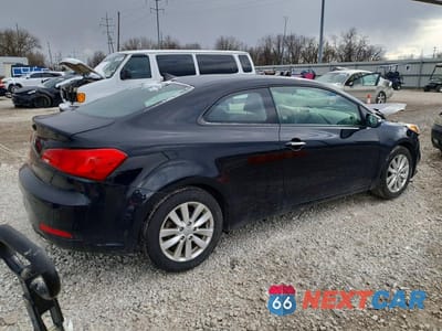 Trzecie zdjęcie samochodu z tyłu: 2016 KIA FORTE KOUP EX VIN:KNAFX6A88G5632896 - miniatura