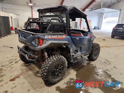 Czwarte zdjęcie samochodu z boku: 2022 POLARIS GENERAL XP UTILITY VEHICLE VIN:3NSGXK991NH662124 - miniatura