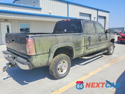 Trzecie zdjęcie samochodu z tyłu: 2003 CHEVROLET SILVERADO C2500 HEAVY DUTY VIN:1GCHC23U13F227073 - miniatura