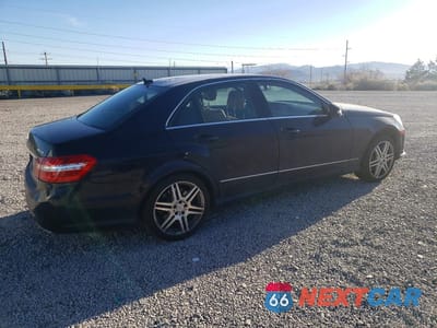 Trzecie zdjęcie samochodu z tyłu: 2010 MERCEDES-BENZ E 550 4MATIC VIN:WDDHF9ABXAA114403 - miniatura