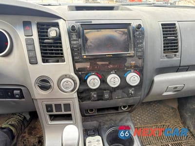 Zdjęcie 9 z 11 samochodu: 2008 TOYOTA TUNDRA LIMITED VIN:5TBDV58108S501145 - miniatura