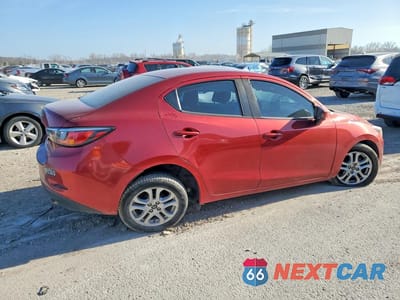 Trzecie zdjęcie samochodu z tyłu: 2018 TOYOTA YARIS IA BASE VIN:3MYDLBYV8JY313312 - miniatura