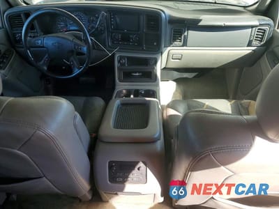 Zdjęcie 8 z 13 samochodu: 2004 CHEVROLET SUBURBAN C1500 VIN:3GNEC16Z04G330223 - miniatura