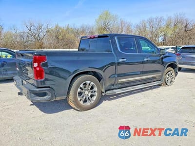 Trzecie zdjęcie samochodu z tyłu: 2022 CHEVROLET SILVERADO K1500 HIGH COUNTRY VIN:1GCUDJED5NZ632373 - miniatura