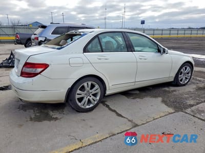 Trzecie zdjęcie samochodu z tyłu: 2011 MERCEDES-BENZ C 300 VIN:WDDGF5EB8BF638555 - miniatura