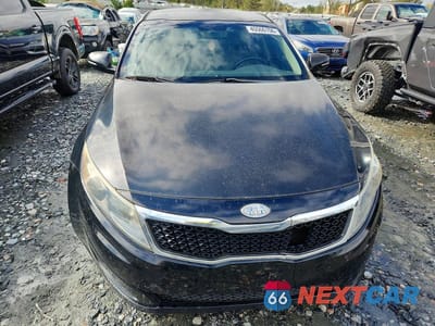 Piąte zdjęcie samochodu w środku: 2011 KIA OPTIMA LX VIN:KNAGM4A72B5156727 - miniatura