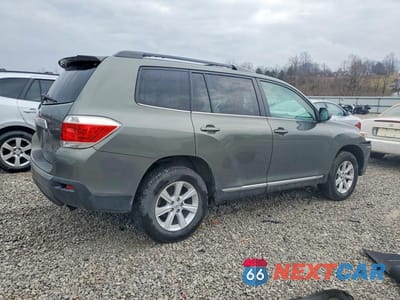Trzecie zdjęcie samochodu z tyłu: 2012 TOYOTA HIGHLANDER SE VIN:5TDBK3EH4CS113423 - miniatura