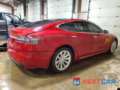 Trzecie zdjęcie samochodu z tyłu: 2016 TESLA MODEL S VIN:5YJSA1E18GF158918 - miniatura