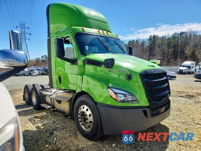 2020 FREIGHTLINER CASCADIA 116 SEMI TRUCK 1FUJHTDV7LLLC2050 - główne zdjęcie licytacji z USA - miniatura