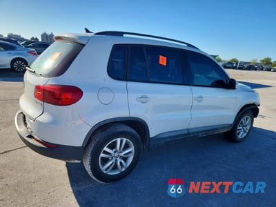 Trzecie zdjęcie samochodu z tyłu: 2015 VOLKSWAGEN TIGUAN S VIN:WVGAV7AX3FW542995 - miniatura