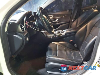 Zdjęcie 7 z 12 samochodu: 2015 MERCEDES-BENZ C 300 4MATIC VIN:55SWF4KB8FU060647 - miniatura