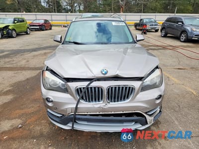 Piąte zdjęcie samochodu w środku: 2015 BMW X1 SDRIVE28I VIN:WBAVM1C57FV498973 - miniatura