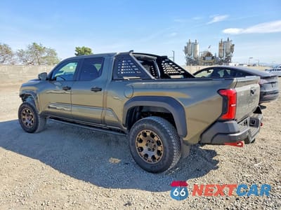 Drugie zdjęcie samochodu z przodu: 2024 TOYOTA TACOMA TRAILHUNTER HV VIN:3TYLF5LN4RT001215 - miniatura