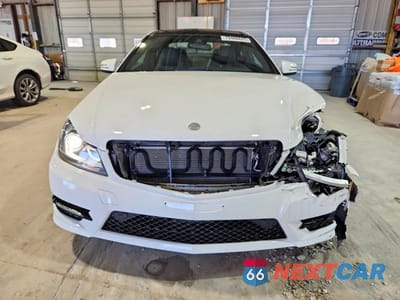 Piąte zdjęcie samochodu w środku: 2015 MERCEDES-BENZ C 350 4MATIC VIN:WDDGJ8JB2FG415479 - miniatura