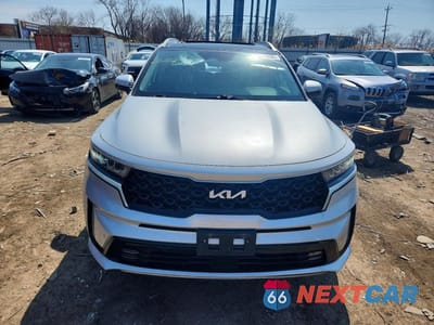 Piąte zdjęcie samochodu w środku: 2022 KIA SORENTO HYBRID EX VIN:KNDRHDLG7N5080097 - miniatura