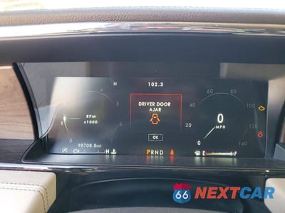 Zdjęcie 9 z 12 samochodu: 2019 LINCOLN NAVIGATOR RESERVE VIN:5LMJJ2LT1KEL17447 - miniatura