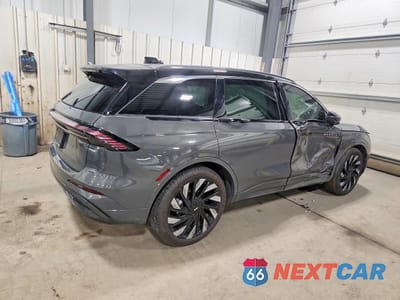 Trzecie zdjęcie samochodu z tyłu: 2024 LINCOLN NAUTILUS BLACK LABEL VIN:5LMPJ9J43RJ825872 - miniatura