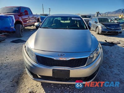 Piąte zdjęcie samochodu w środku: 2012 KIA OPTIMA LX VIN:KNAGM4A74C5280127 - miniatura
