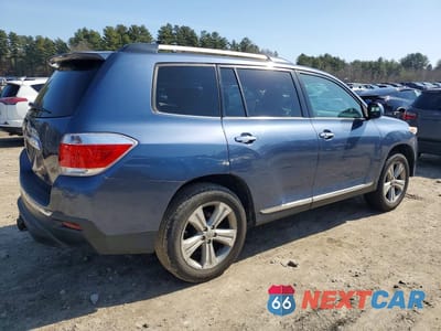 Trzecie zdjęcie samochodu z tyłu: 2013 TOYOTA HIGHLANDER LIMITED VIN:5TDDK3EH1DS190129 - miniatura