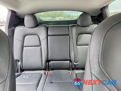 Zdjęcie 10 z 13 samochodu: 2023 TESLA MODEL Y VIN:7SAYGDEE8PA202249 - miniatura