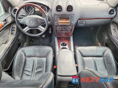 Zdjęcie 8 z 12 samochodu: 2010 MERCEDES-BENZ GL 550 4MATIC VIN:4JGBF8GE1AA540925 - miniatura