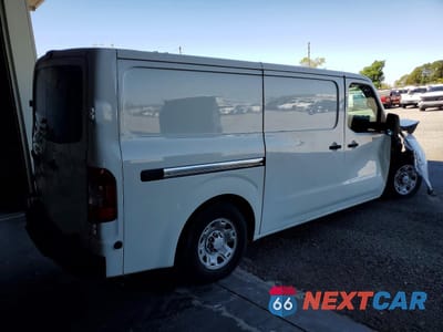 Trzecie zdjęcie samochodu z tyłu: 2018 NISSAN NV 1500 DELIVERY VAN VIN:1N6BF0KM9JN818528 - miniatura