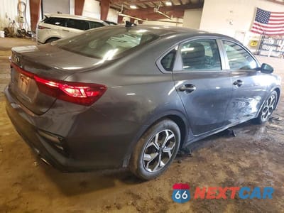 Trzecie zdjęcie samochodu z tyłu: 2021 KIA FORTE LXS VIN:3KPF24AD5ME300949 - miniatura